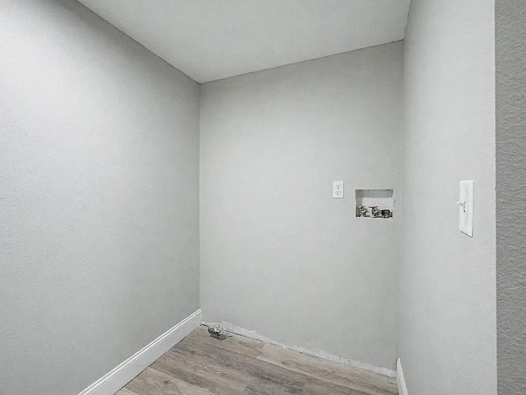 512 W Bach Dr — Photo 28