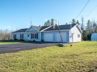 9 Stone Gate Crossing Ln, Chelsea, ME 04330