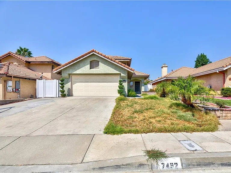 7492 Brookside Rd — Photo 1