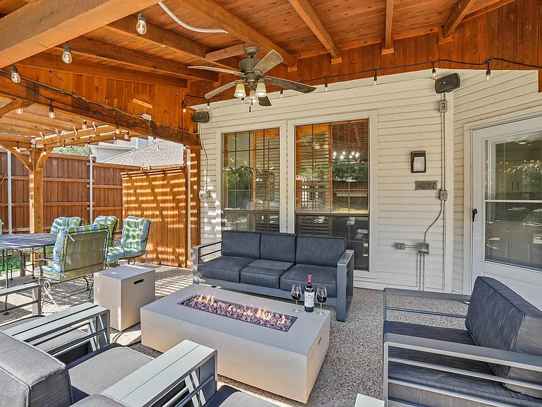 922 Blackstone Dr — Photo 35