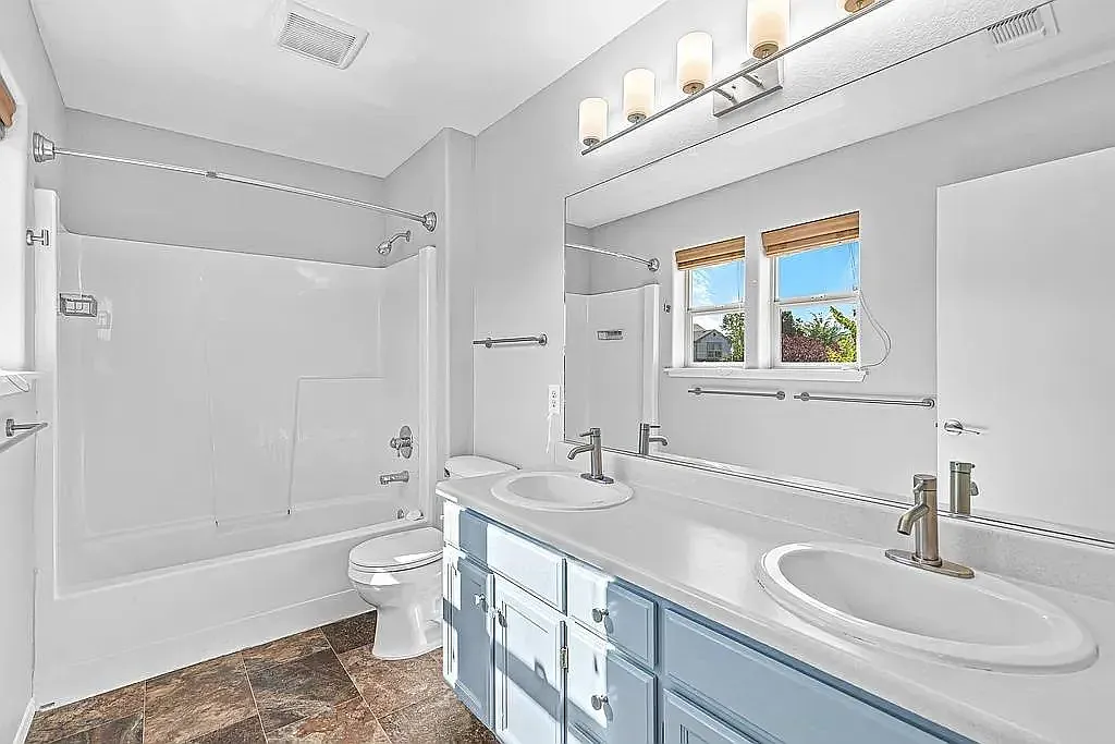 3 bed, 2.5 bath, 1608 sqft, $2,350 — Photo 4