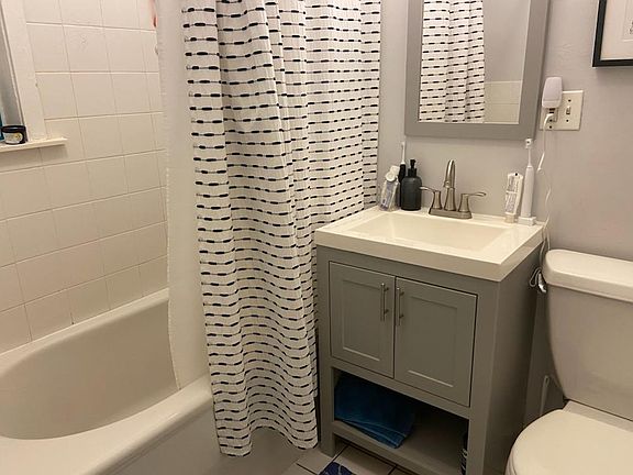 3rd image of 1819 W Patterson Ave #1
