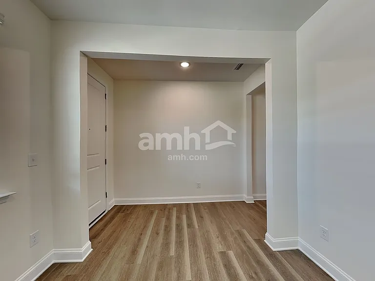 3504 Lincoln Heights Ln — Photo 8
