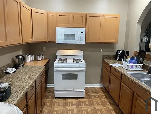 2 bed, 995 sqft, $995 — Photo 3