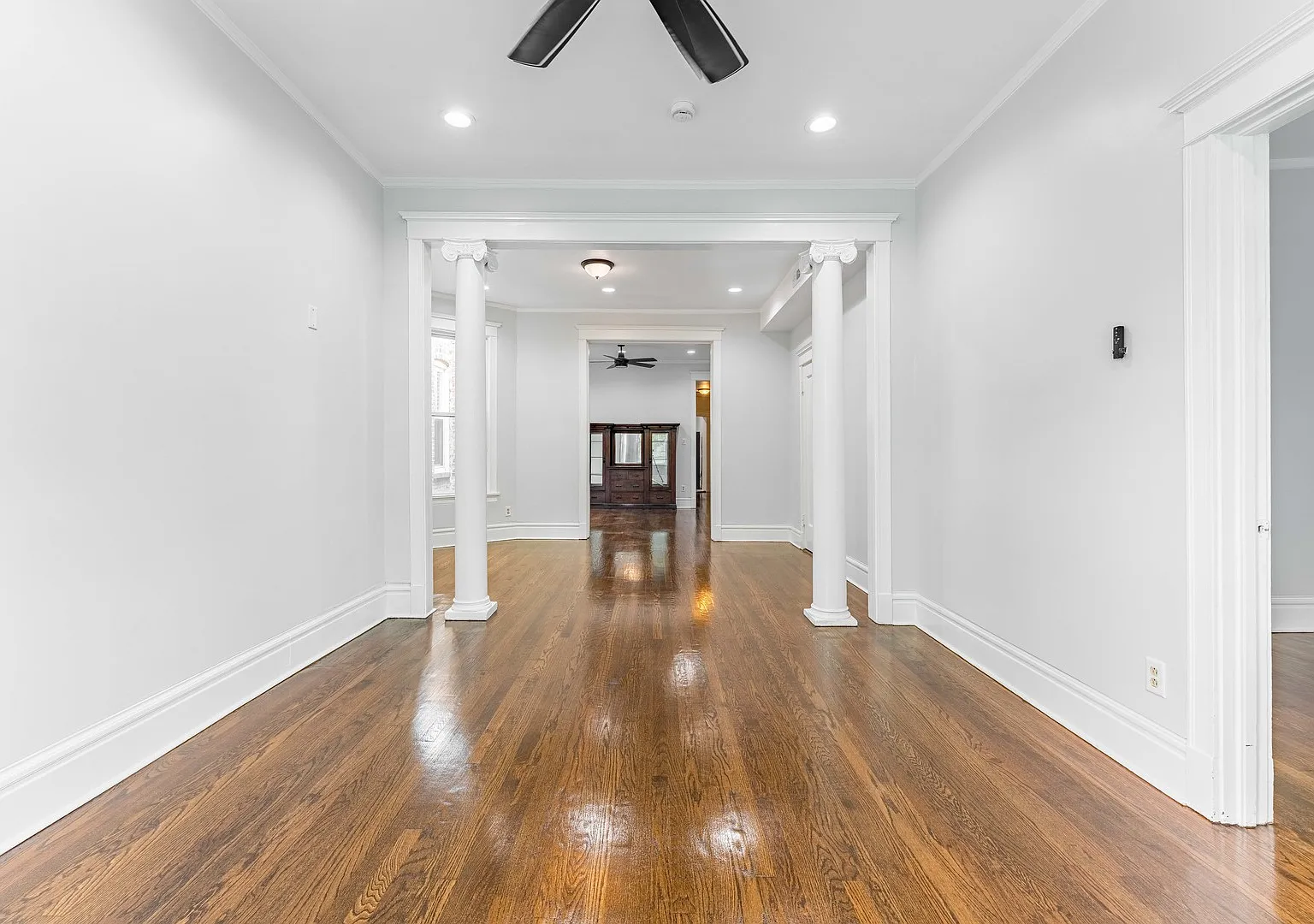 4 bed, 3750 sqft, $1,950 — Photo 3