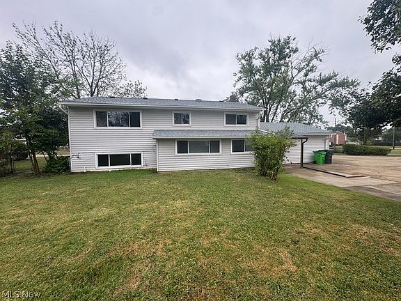 4th image of 24051 Columbus Rd