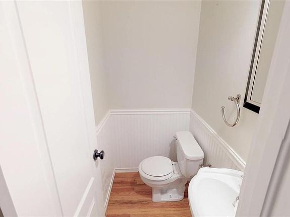 5th image of 1211 S Columbine St