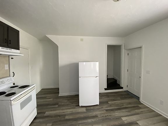 4th image of 124 Cedar St