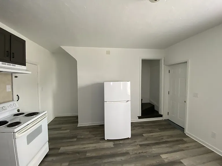 124 Cedar St — Photo 4