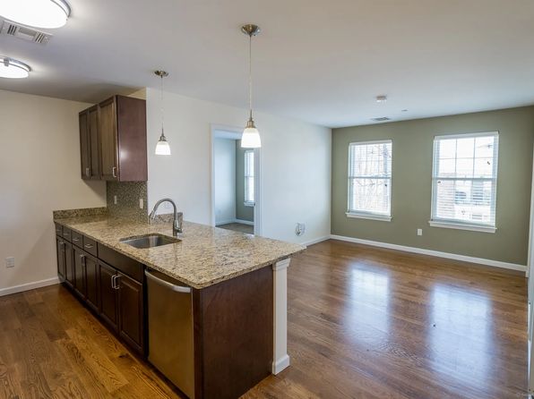 467 Glenbrook Rd APT 302