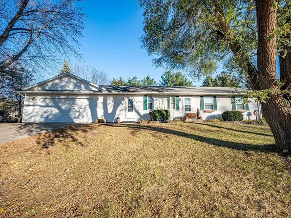 162 Tower Heights Rd, Prescott, WI 54021