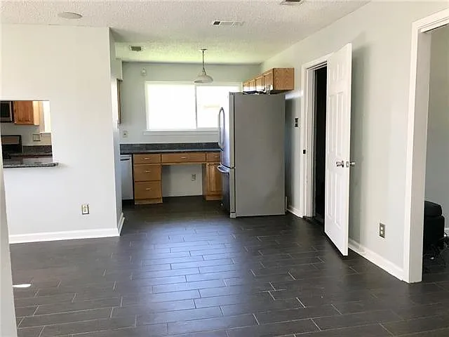 4400 Ithaca St — Photo 4