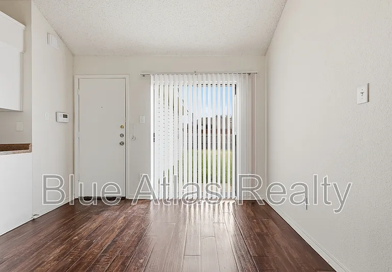 1612 Hunterwood Dr — Photo 7