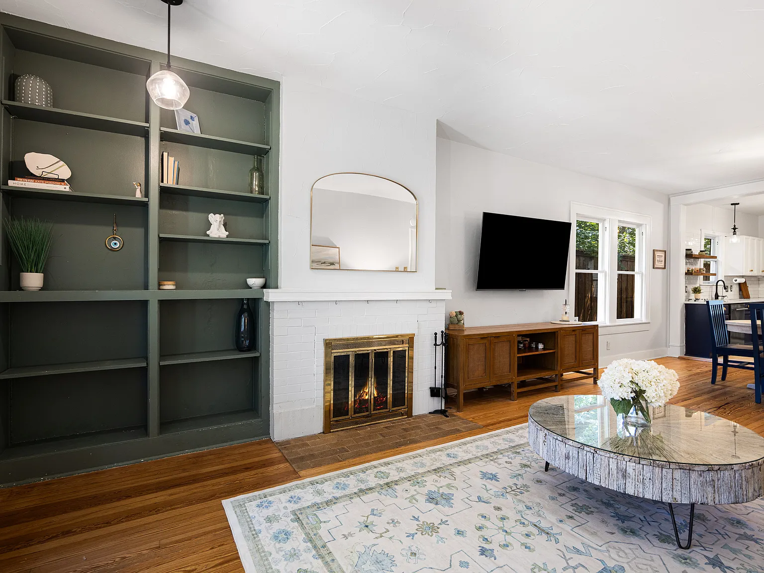 2 bed, 1410 sqft, $3,850 — Photo 3