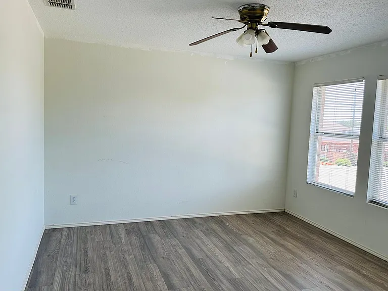 765 Lowe Dr — Photo 19