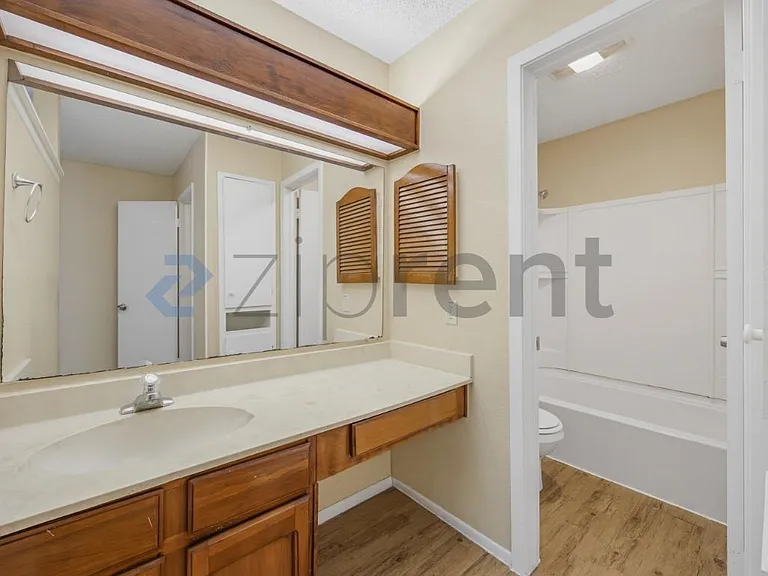 8318 Tuxford — Photo 23