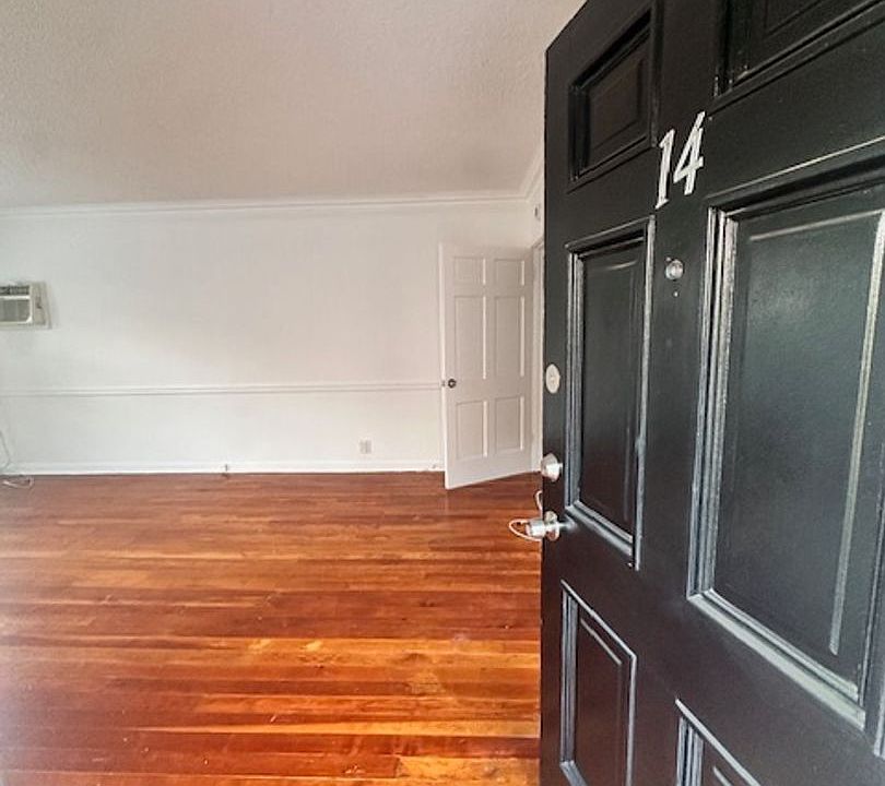 1st image of 1401 Havenhurst Dr #14