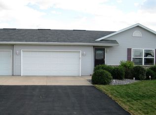 W5395 Amy Ave, APPLETON, WI 54915
