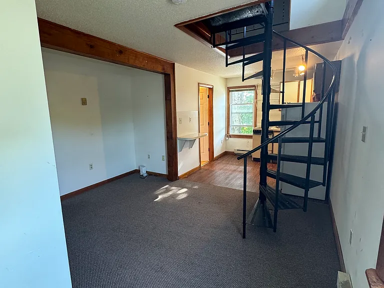 49 Ledyard Ave #4 — Photo 7