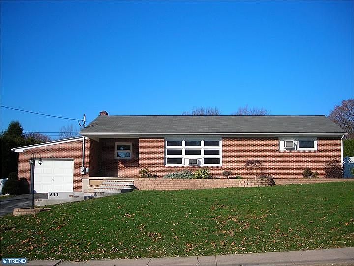 1st image of 739 Girard Ave