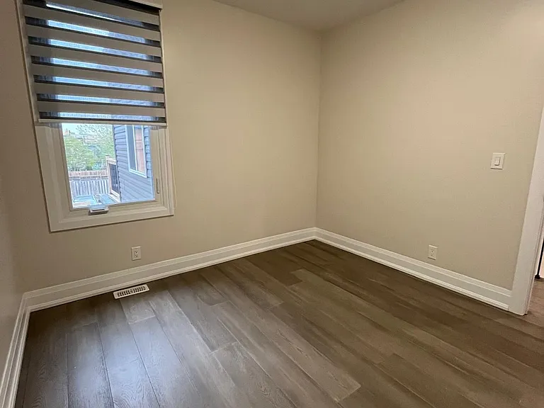 213 Osler St #2 — Photo 8