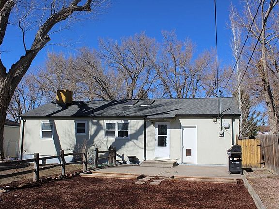 3rd image of 1216 Horseshoe Dr