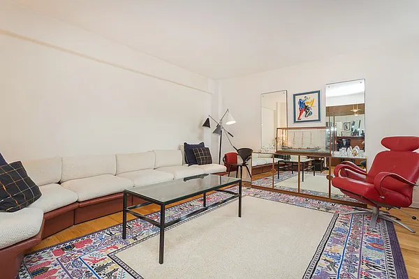 Sold by Keller Williams Realty Landmark | media 20