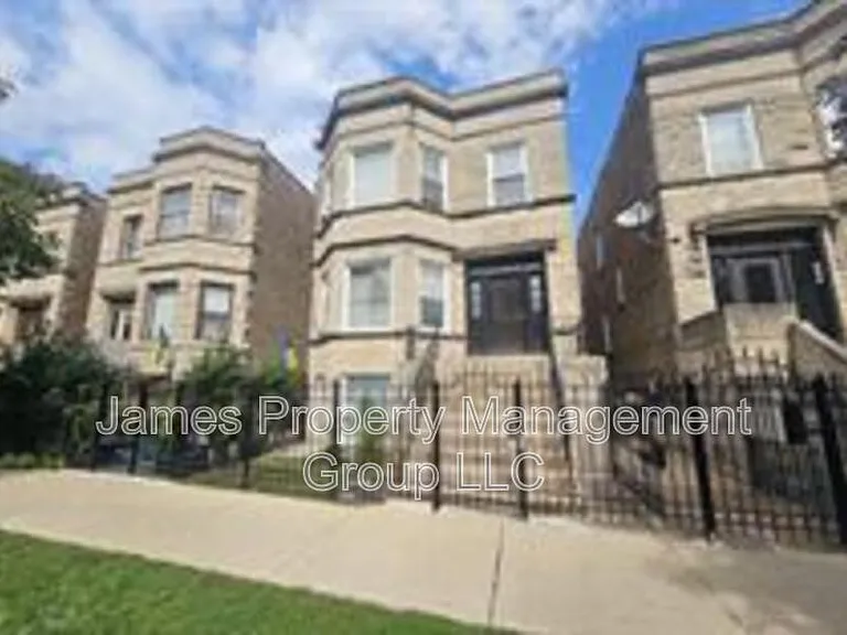 2524 W Cortez St — Photo 1