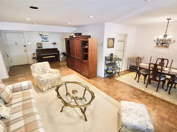 50 Hillpark Avenue #1H, Great Neck, NY 11021