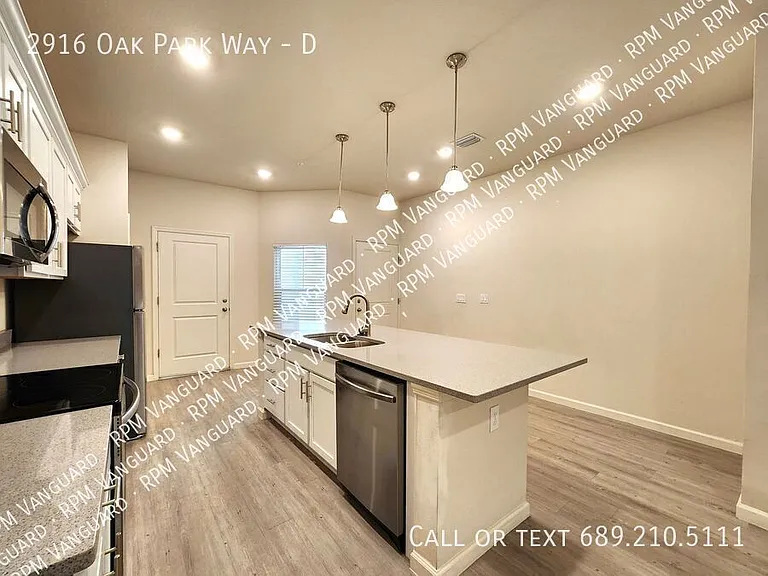 2916 Oak Park Way #D — Photo 4