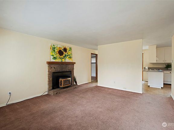 5th image of 1322 Lybarger Street SE