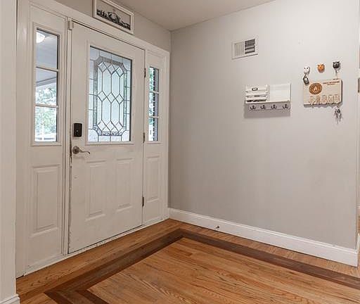 4th image of 4501 Meadow Dr