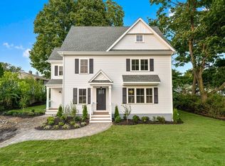 195 Chaffee Ave, Waltham, MA 02453