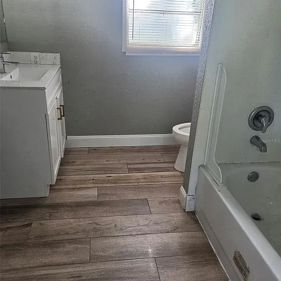906 Estelle Ave — Photo 5