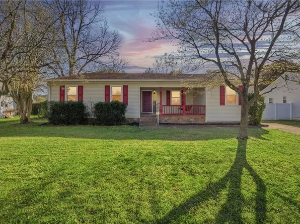 813 Carolyn Dr, Chesapeake, VA 23320