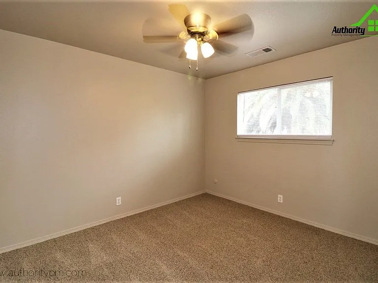 3909 Mercury Dr — Photo 15