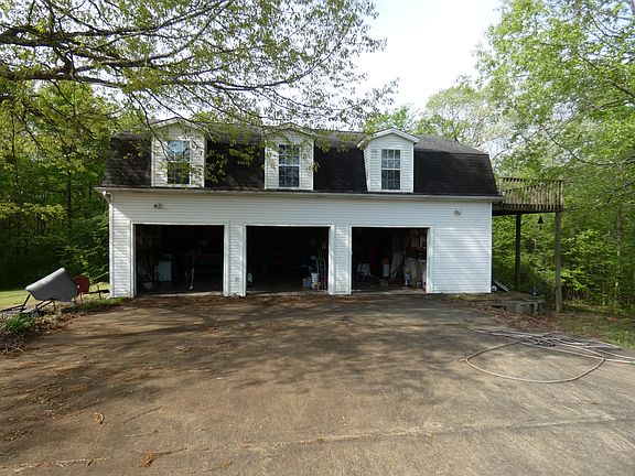 4th image of 200 Woodchuck Ln