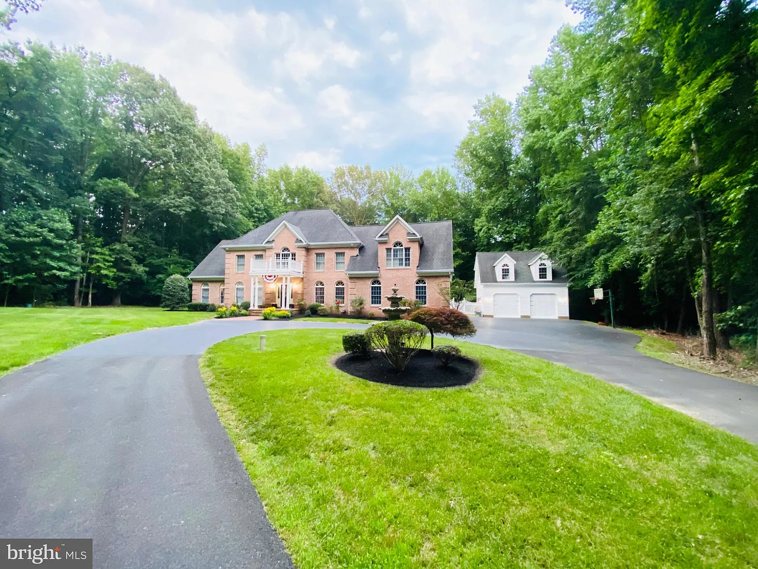 4 bed, 3.5 bath, 4500 sqft, $3,500 — Photo 3