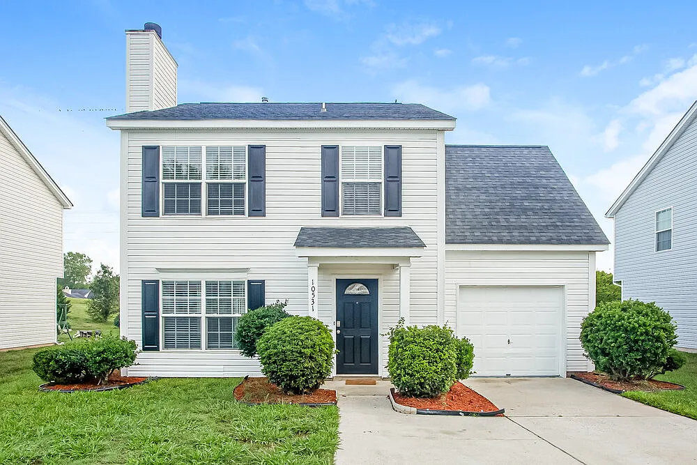 3 bed, 2.5 bath, 1600 sqft, $2,115 — Photo 1
