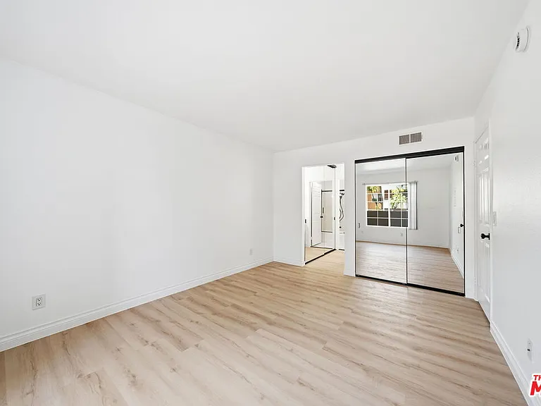 5530 Owensmouth Ave #133 — Photo 14