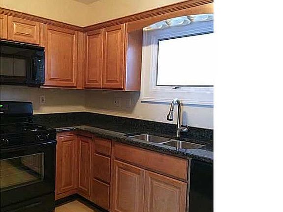 5th image of 79 Delham Ave