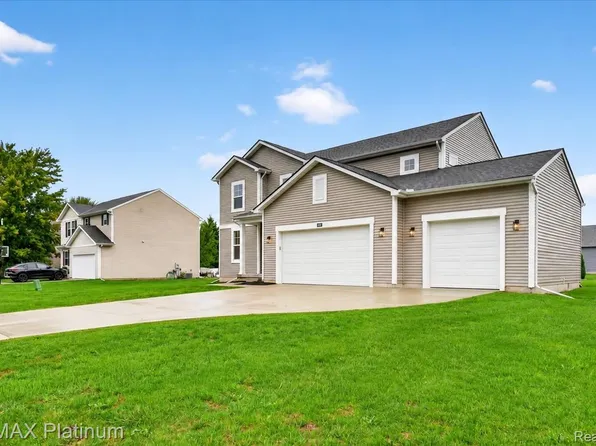 4465 Daniel Dr, Grand Blanc, MI 48439
