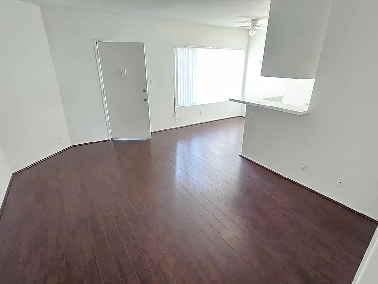 323 N Rampart Blvd #7 — Photo 5