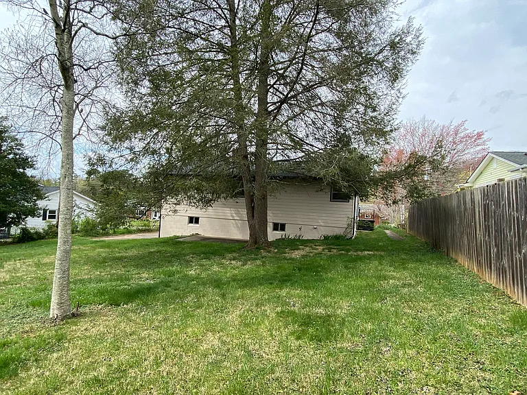 7 N Pershing Rd — Photo 18