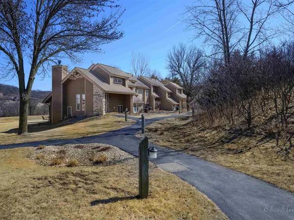 26 Poplar Rdg, Galena, IL 61036