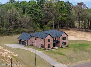 1474 Tributary Dr, Hernando, MS 38632