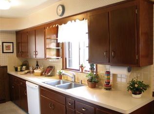 7670 N 48th St, Brown Deer, WI 53223
