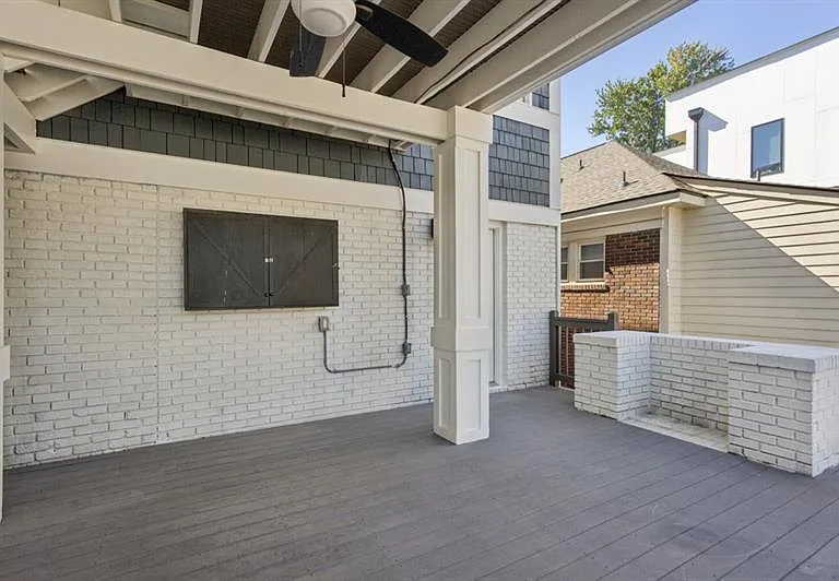 546 Highland Ave NE — Photo 37
