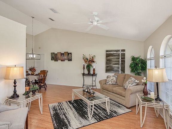 5th image of 1950 Glen Meadows Cir