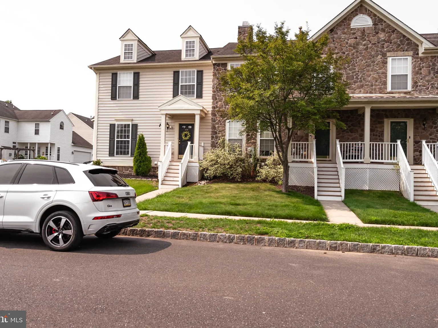 3 bed, 2.5 bath, 1488 sqft, $2,900 — Photo 3